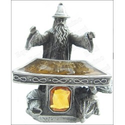 Magician pewter figurine – Magicien standing in front of his altar