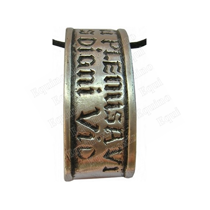Gothic pendant – Engraved ring