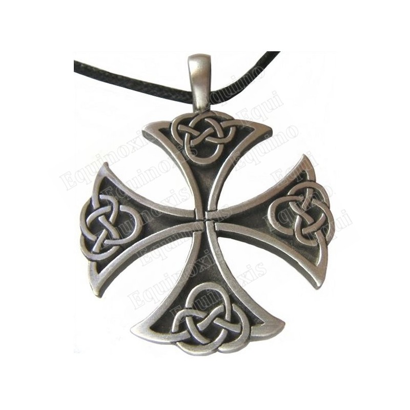 Celtic pendant – Celtic cross avec pointes en noeud celtique
