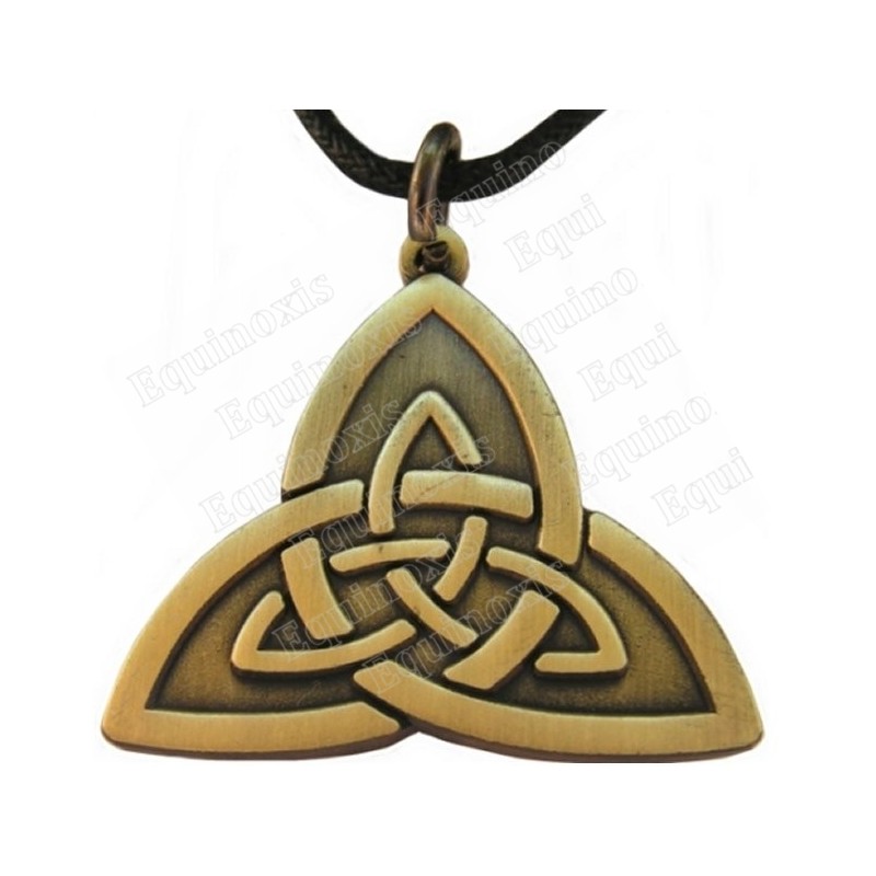 Celtic pendant – Triquetta – Antique bronze