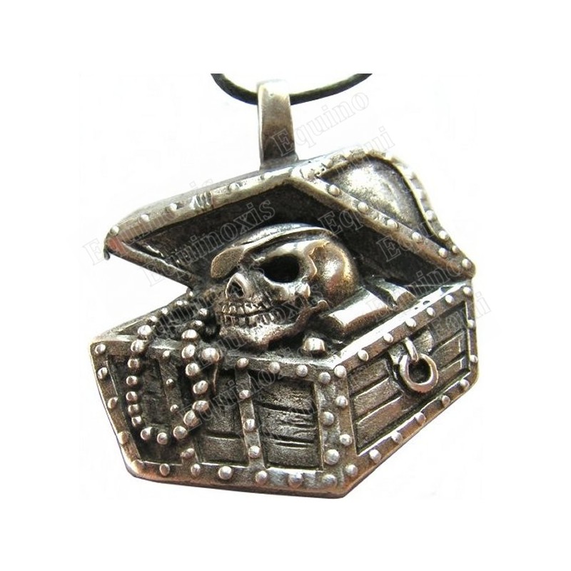 Pirate pendant – Treasure chest