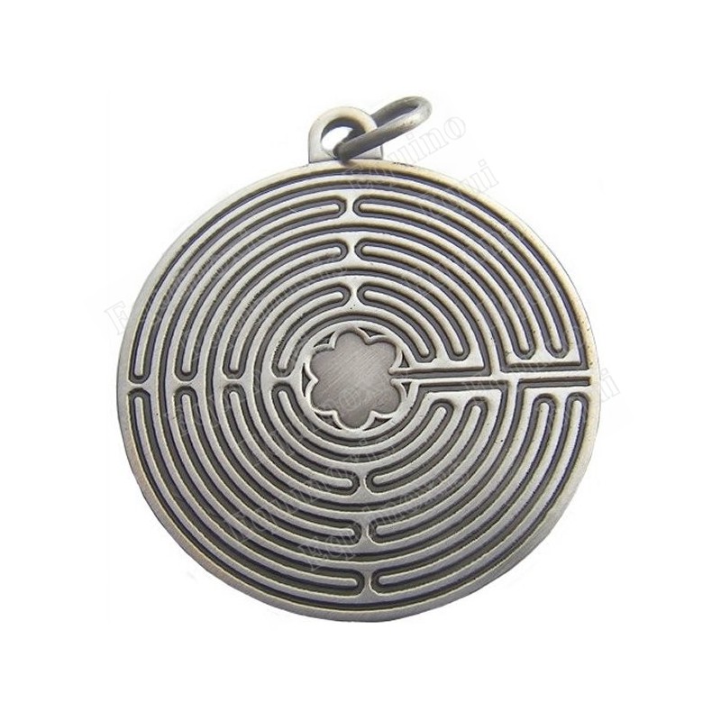 Symbolic pendant – Chartres labyrinth – Antique silver