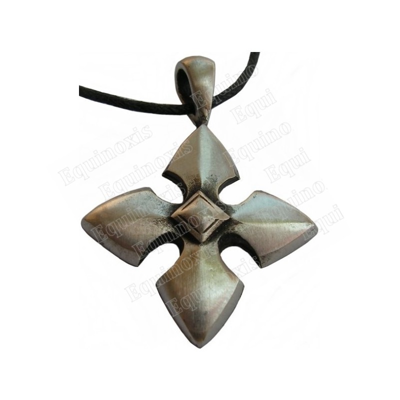 Cross pendant – Cross with arrow points